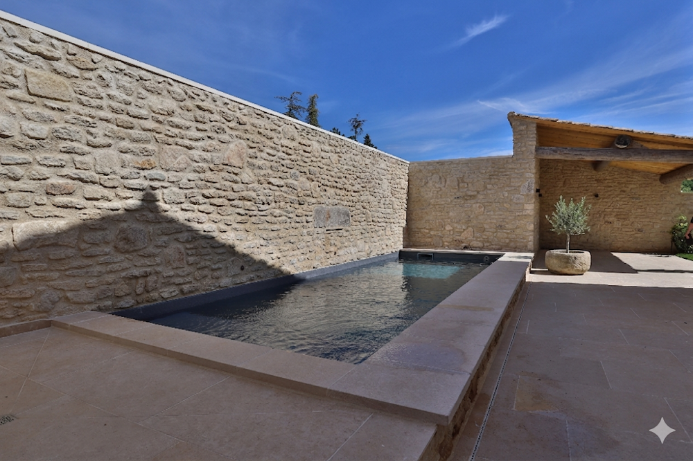 Dept 84 - Gordes - Maison en pierre entièrement rénovée avec piscine