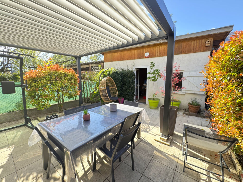 LA TRONCHE - T2 en rez-de-Jardin d'une maison RARE