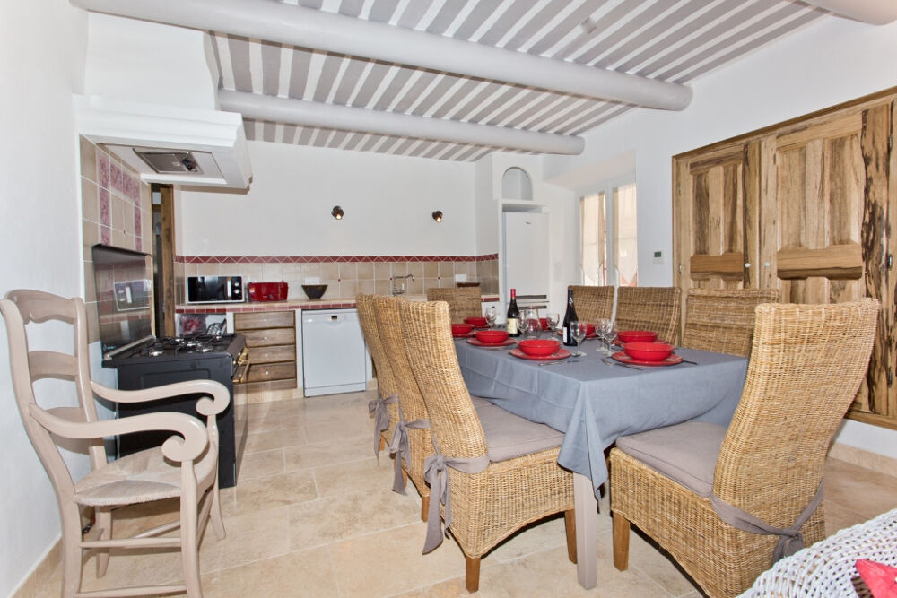 à vendre  Propriété/château Roussillon (84220)