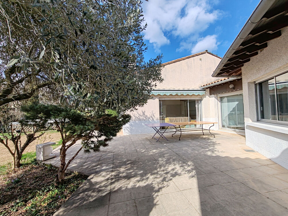 Villa de plain-pied 6 pièces 4 chambres 227 m2 Piscine couverte Mazamet