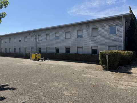   AVIGNON SUD ZAC de la Cristole emplacement stratégique pour ces bureaux IDEAL INVESTISSEUR UTILISATEUR 
