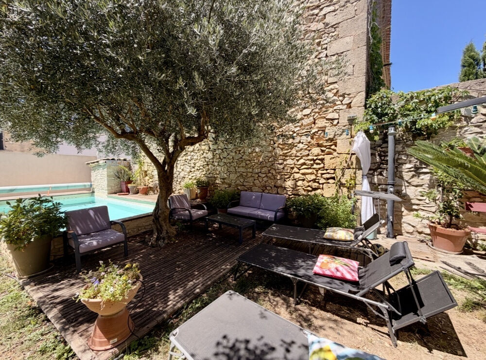 Vente Maison Vergèze 150 m de la gare , en exclusivité Maison de village de 136 m2 hab 5 chambres , 2 parking piscine Vergeze