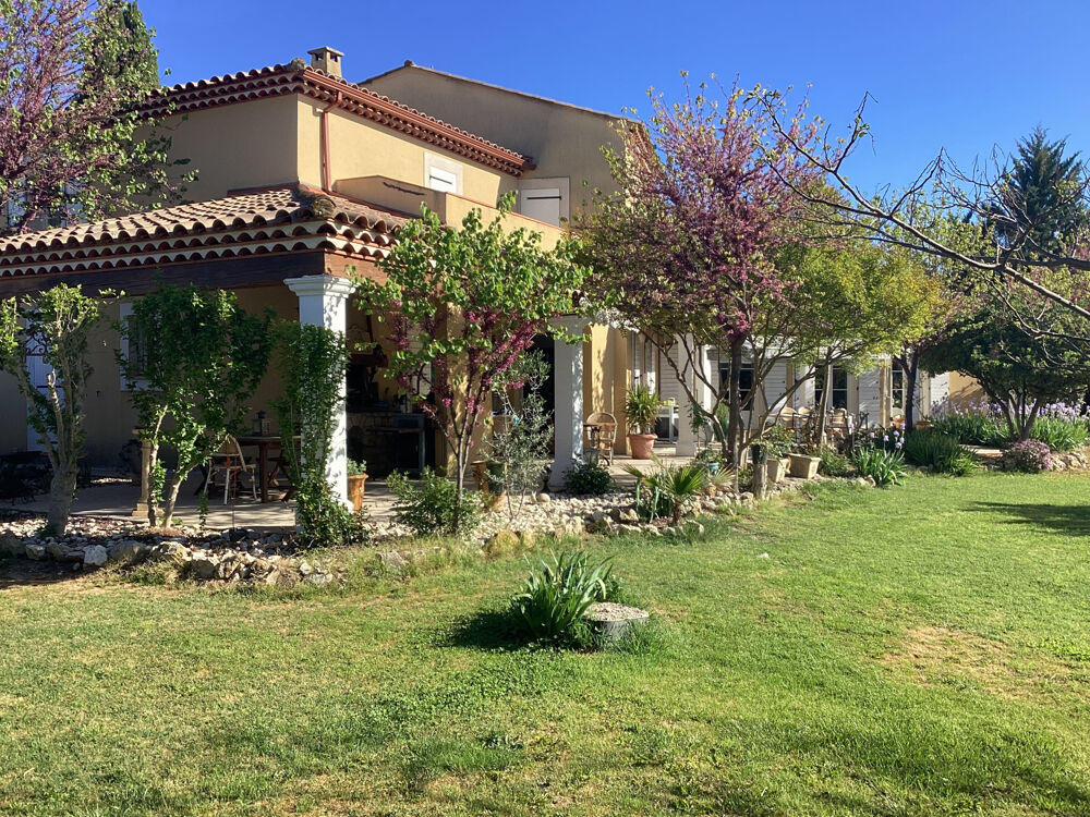 Maison 8 pièces 230 m² · à Nimes · 230 m² · 682 000 €
