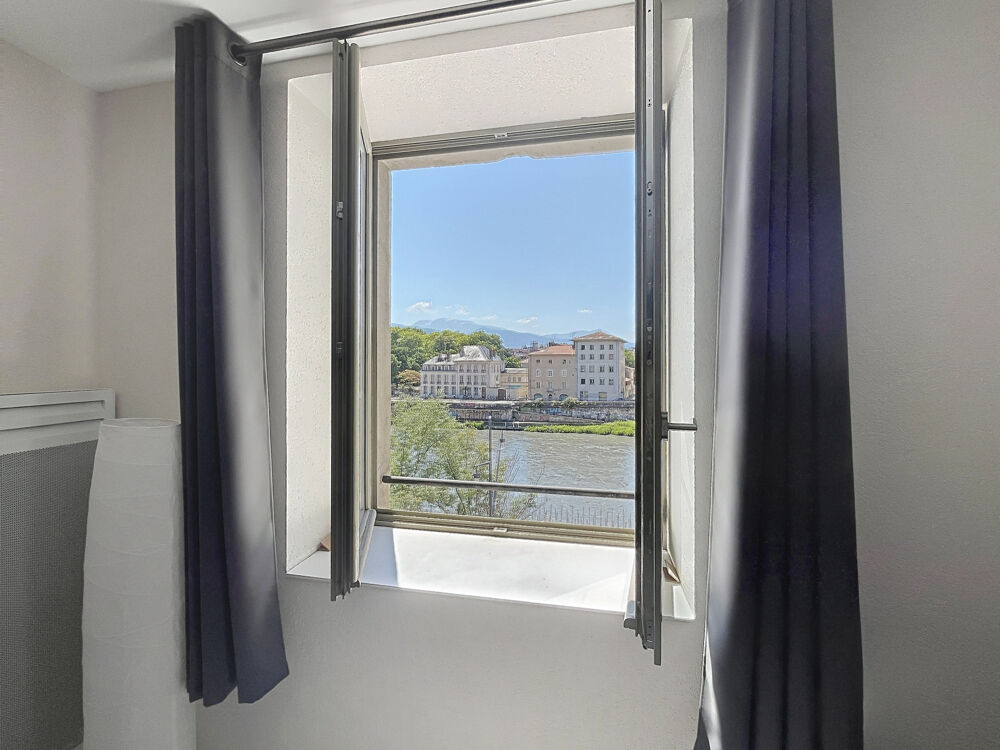 DPT (38) A LOUER - Studio R+3 - 26,67m2 - quai Perrière - GRENOBLE