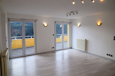   Dépt. 07 - A VENDRE à LANARCE - Local Commercial de 180 m2 et Appartement de 100 m2 - Parcelle de 2.800 m2 