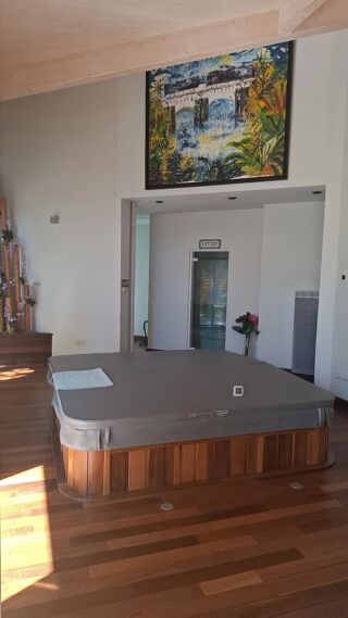  Propri�t�/ch�teau � vendre 10 pi�ces 295 m�