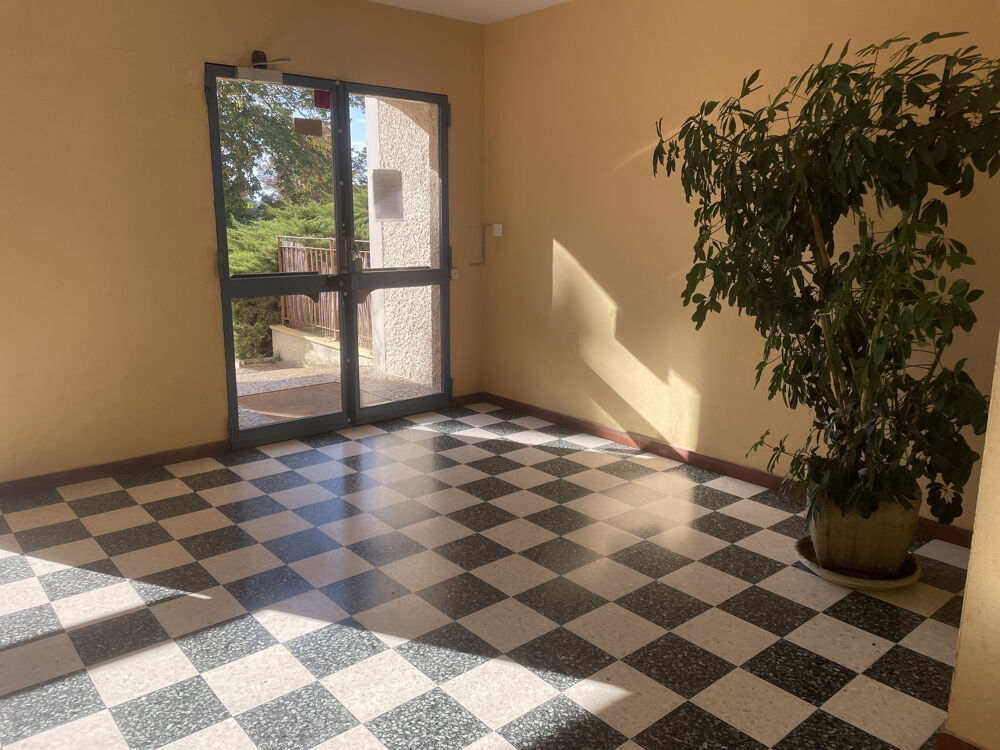 Appartement avec balcons en résidence