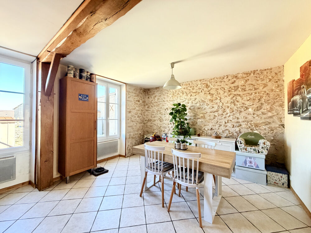 Vente Maison Maison en pierre 112 m2 habitables- 3 chambres- Terrain clos de 334 m2 Auneaubleurysaintsymphorien
