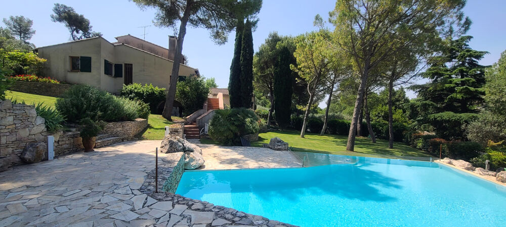 Vente Maison COLLINES - SECTEUR RESIDENTIEL - SPACIEUSE VILLA 5 CHAMBRES AVEC PISCINE ET DEPENDANCES Nimes