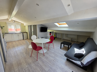  Appartement à louer 2 pièces 44 m²