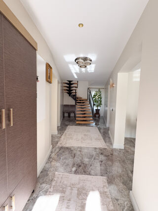  Maison � vendre 9 pi�ces 244 m�