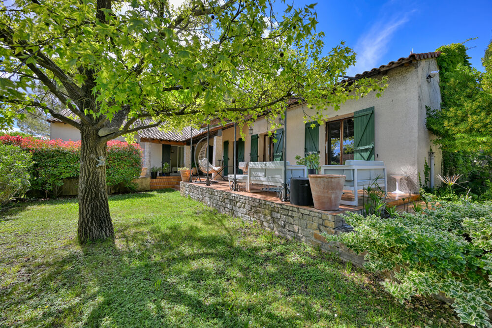 Dépt Hérault (34) - A vendre Prades Le Lez ensemble de 2 habitations plain-pied, au total 227m2, piscine sur p