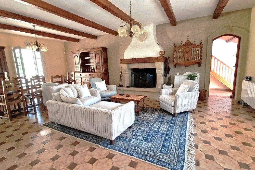 Maison 5 pièces 124 m² · à Cruviers Lascours · 124 m² · 390 000 €