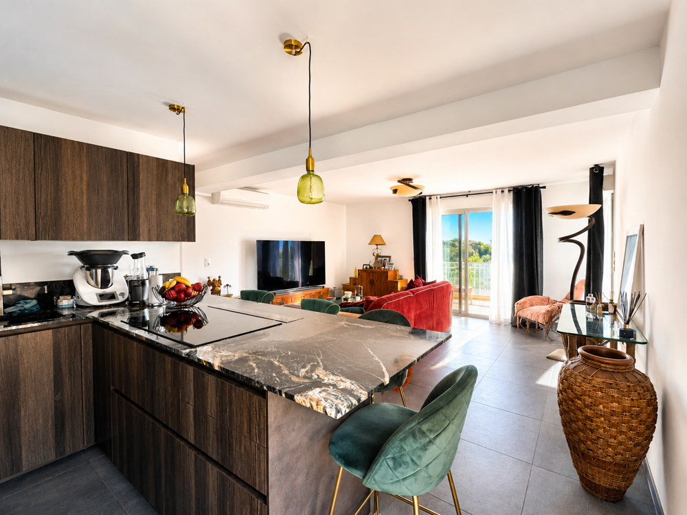 À CARRY-LE-ROUET, DERNIER ÉTAGE D'EXCEPTION : APPARTEMENT EN VENTE AVEC ROOFTOP DE PLUS DE 90 M2