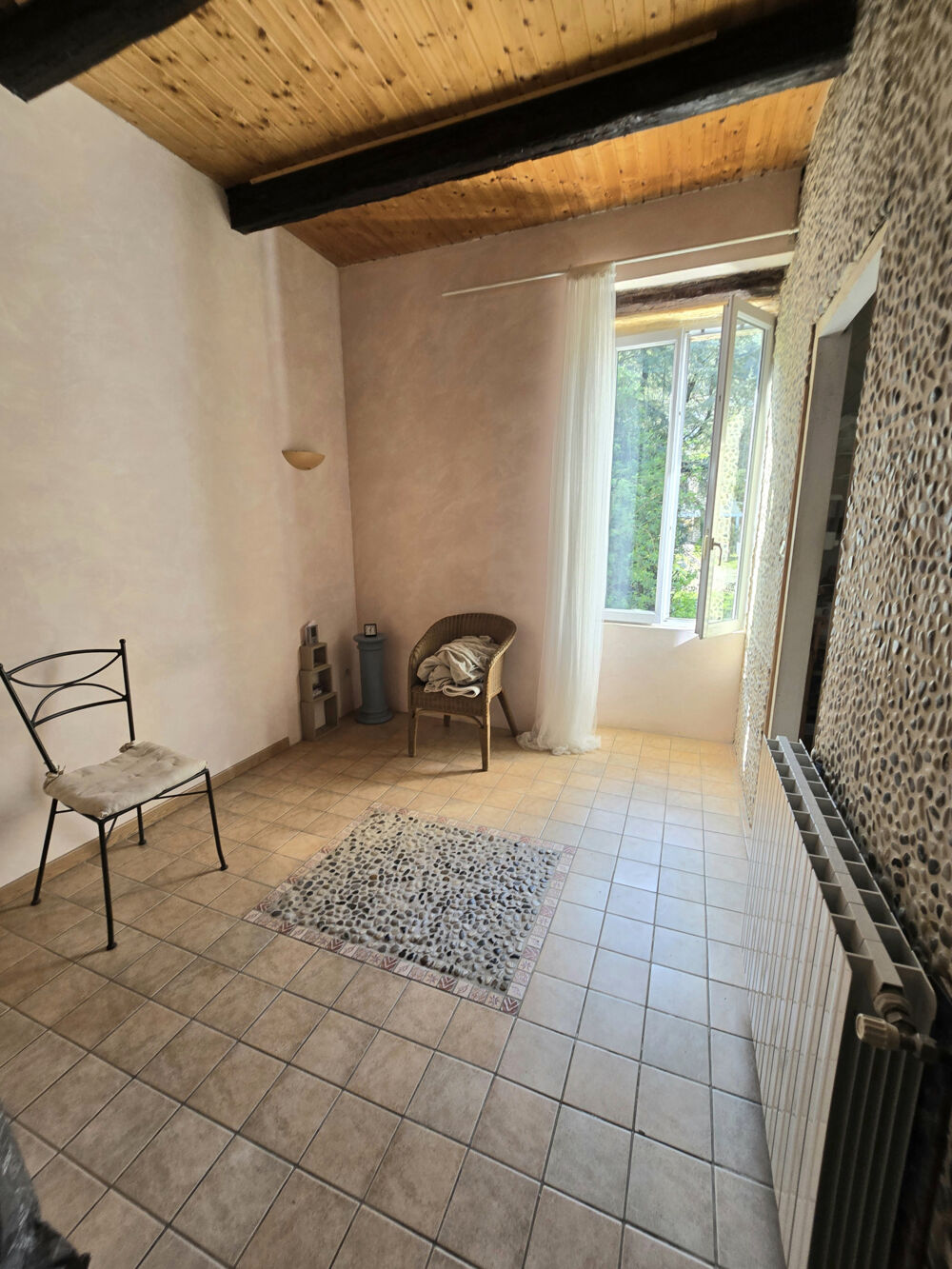 Vente Maison À VENDRE   Charmante maison de village rénovée de 115 m2 avec extérieur et parking privé Ales