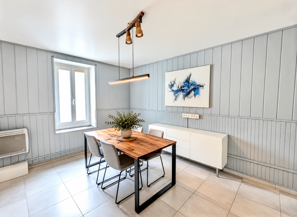 À Vendre : Maison de village Avec cour