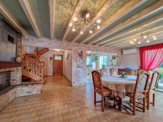  Propriété/château à vendre 7 pièces 197 m²