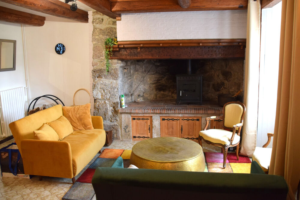 Dépt. 07 - A VENDRE à COUCOURON - Maison de village de 110 m2 - Terrain de 180 m2