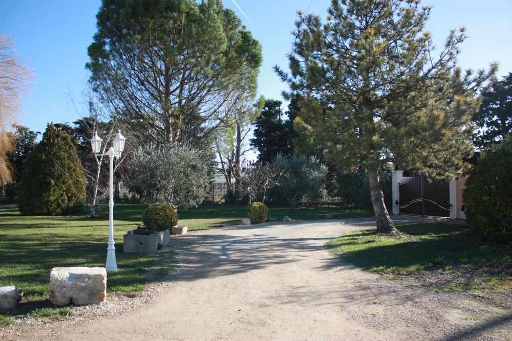 Location Maison Magnifique villa de caractère en pleine campagne   Cadre privilégié et prestations de qualité Cavaillon