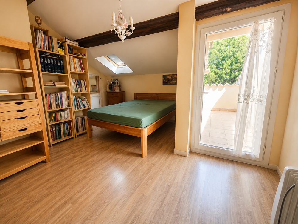 Dépt Hérault (34), à vendre Saint Jean de la Blaquiere Maison de ville de 69m2 garage et terrasse.