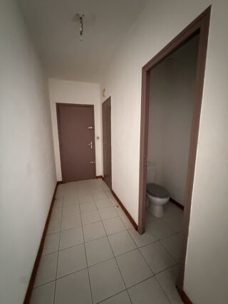  Appartement à louer 3 pièces 86 m²