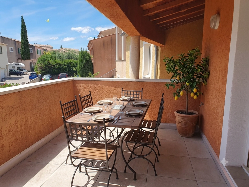Vente Appartement UZES : APPARTEMENT P5 DERNIER ETAGE AVEC TERRASSE ET PARKING Uzes
