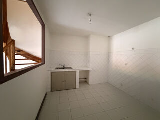  Appartement à louer 3 pièces 86 m²