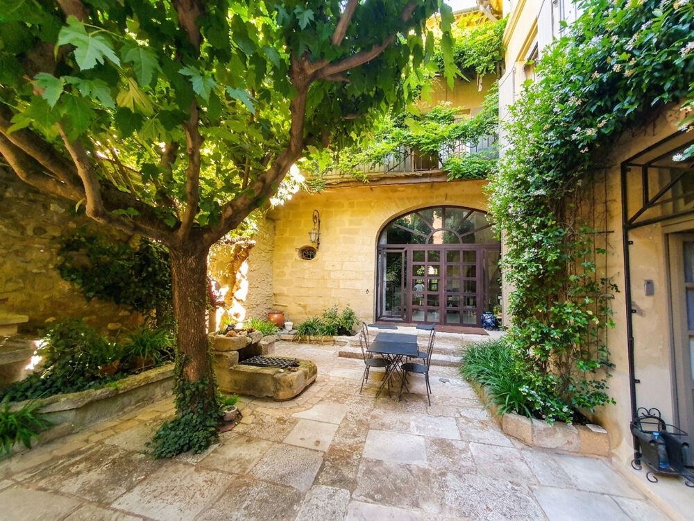A Vendre GARD (30) - Grande maison de charme avec cour dans village en périphérie Uzès
