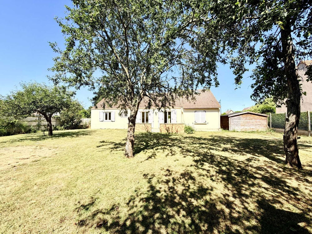 Vente Maison Maison de plain-pied   3 chambres   Terrain clos et arboré de 812 m2   Garage Auneaubleurysaintsymphorien