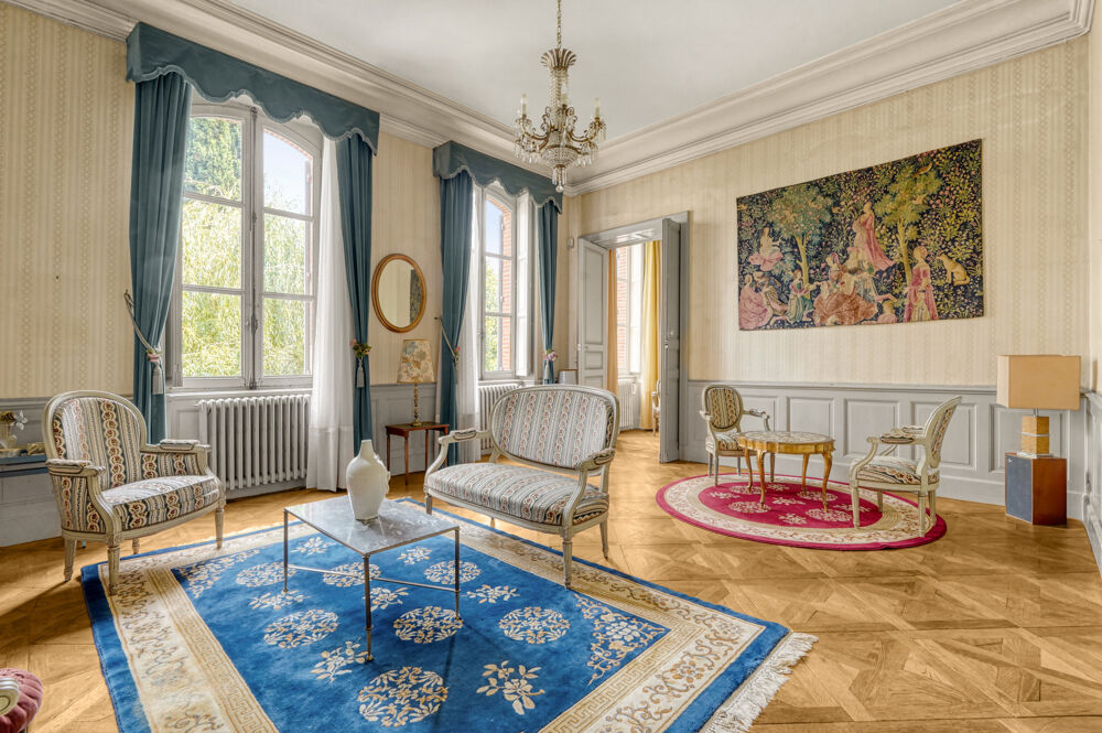 A VENDRE maison de Maître de 345m2 + combles aménageables
