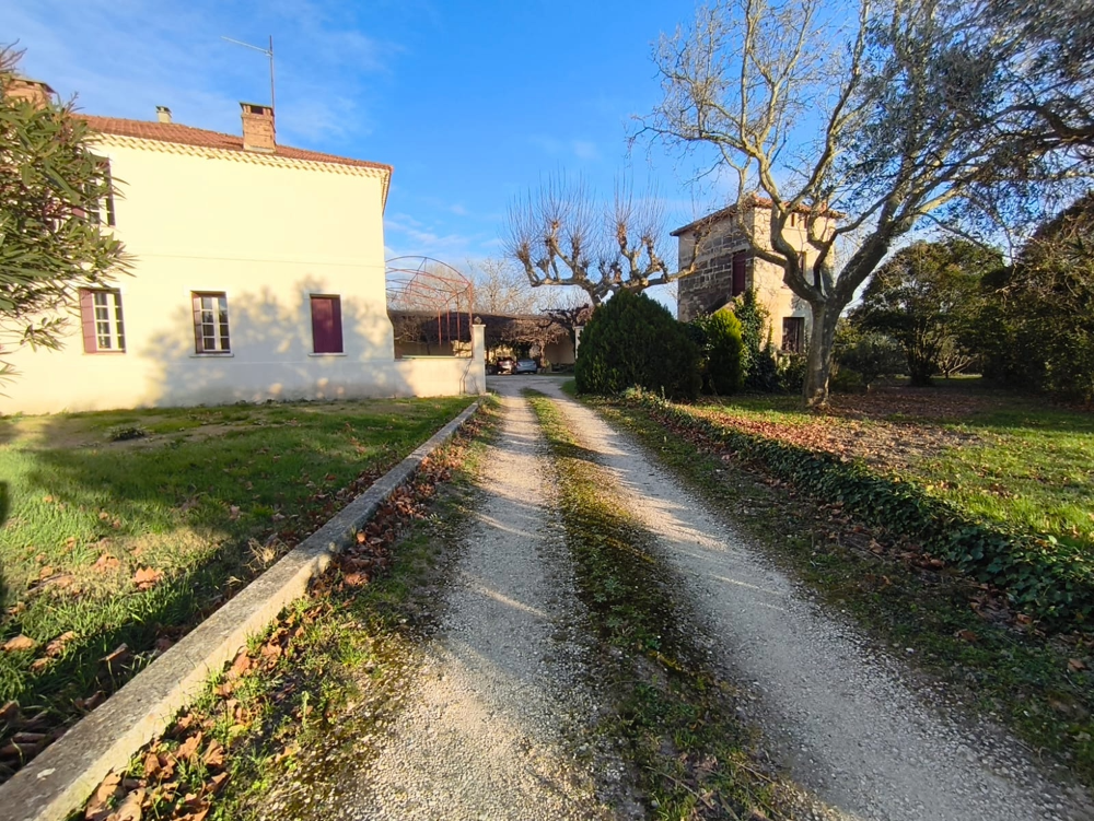 � vendre  Propri�t�/ch�teau Boulbon (13150)