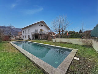  Maison � vendre 9 pi�ces 180 m�