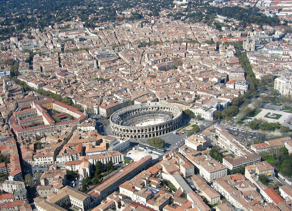   NIMES ECUSSON - LOCAL COMMERCIAL 