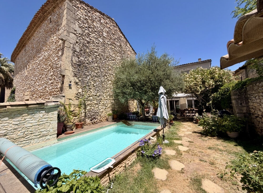 Vente Maison Vergèze 150 m de la gare , en exclusivité Maison de village de 136 m2 hab 5 chambres , 2 parking piscine Vergeze