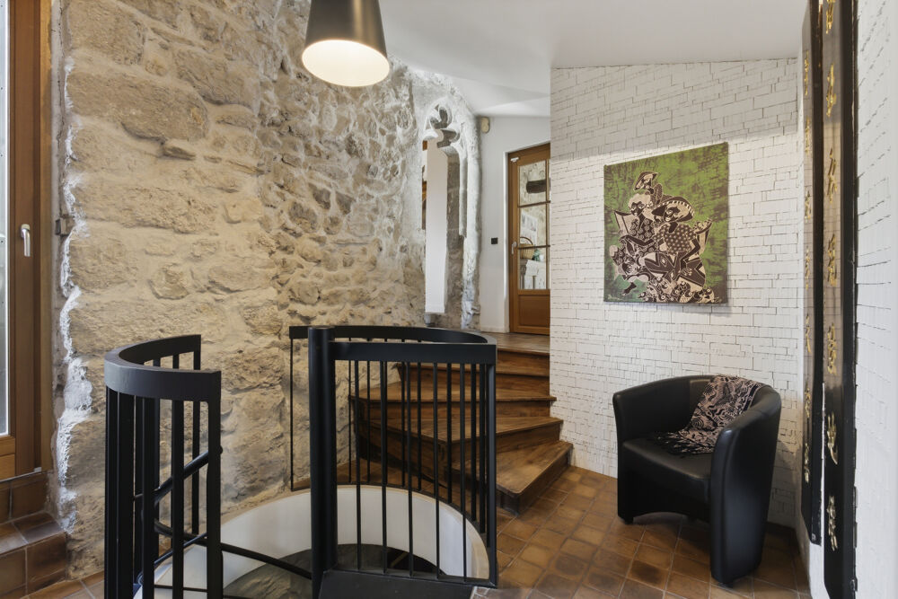 à vendre  Propriété/château Bernin (38190)