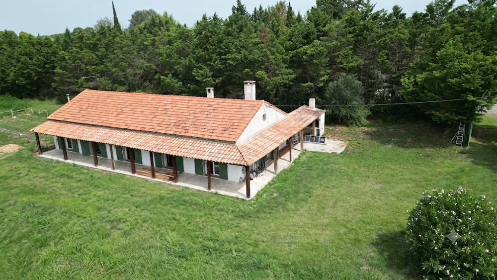 DPT (13) Arles Superbe bergerie de plain-pied au coeur de la Camargue 150 m2 habitables | Parc de 6900 m2