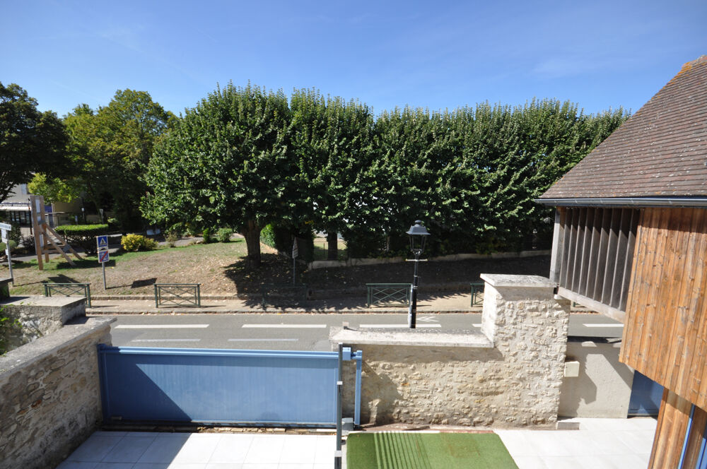 MAISON CONTEMPORAINE de 156 m2 centre village CHAVENAY (78)