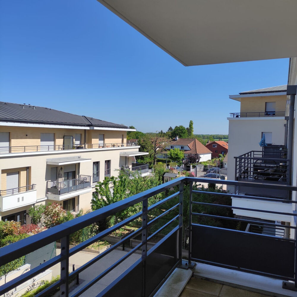 Appartement T3 récent avec terrasse et 2 parkings Noiseau