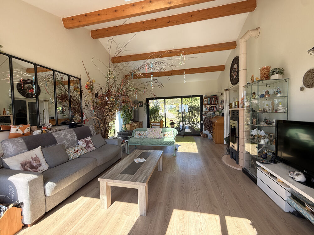Vente Maison Villa de caractère - 159 m2 habitables, 4 chambres + dépendances sur terrain clos et arboré de 5453 m2 Saint gineys en coiron