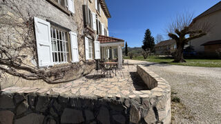 Maison 8 pièces 142 m² · à Montferrat · 142 m² · 379 000 €