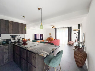  Appartement � vendre 3 pi�ces 77 m�