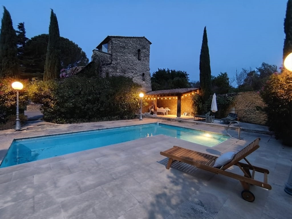 DPT (30) ARAMON A VENDRE PROPRIETE JARDIN ET PISCINE