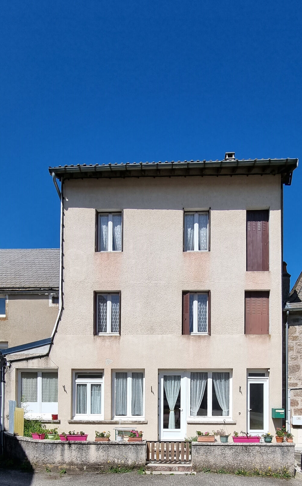 Dépt. 07 - A VENDRE au BEAGE - Immense Maison de Village de 280 m2 - Parcelle de 100 m2