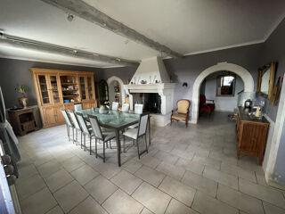  Propriété/château à vendre 9 pièces 245 m²