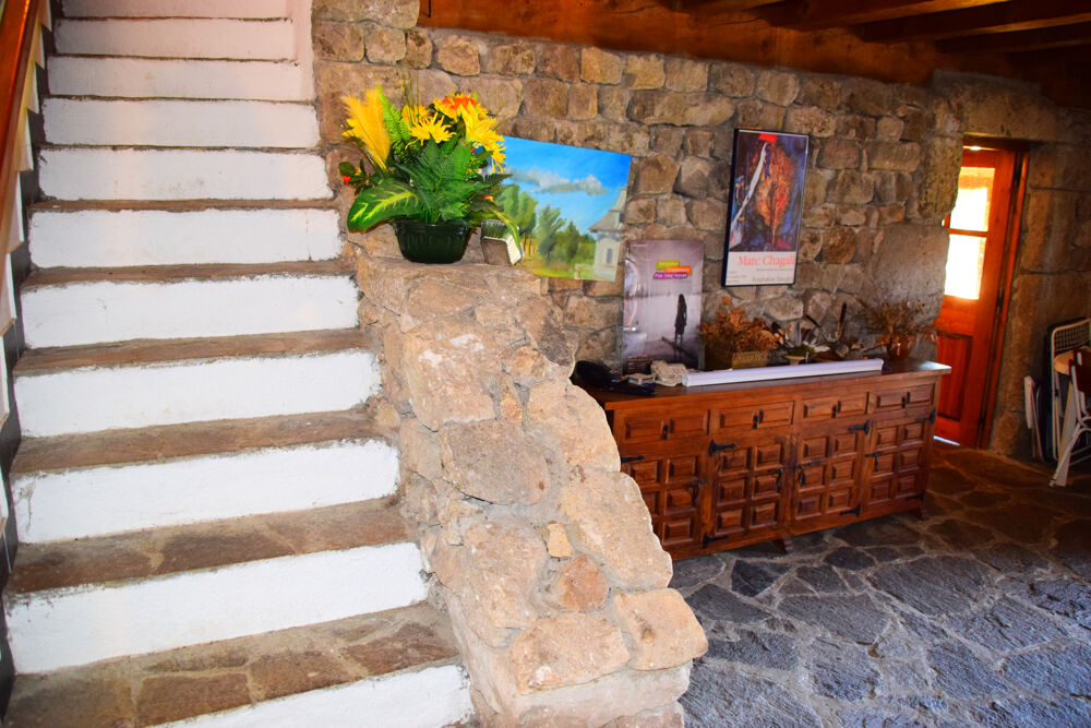 à vendre  Propriété/château Le Lac-d'Issarlès (07470)