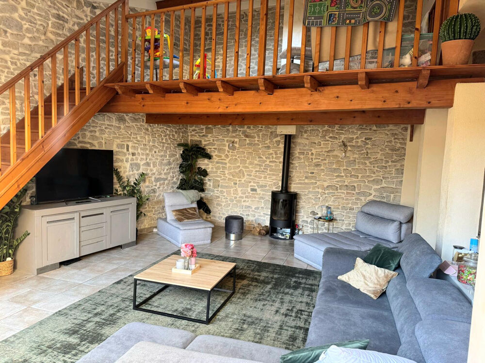 A VENDRE CLARENSAC Charmante maison de village Mitoyenne Proche de toutes commodités