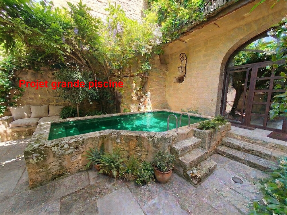A Vendre GARD (30) - Grande maison de charme avec cour dans village en périphérie Uzès