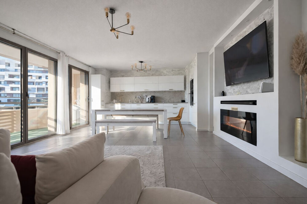 Dépt Hérault (34), à vendre MONTPELLIER Port marianne Appartement t4 de 89m2 terrasse et parking.