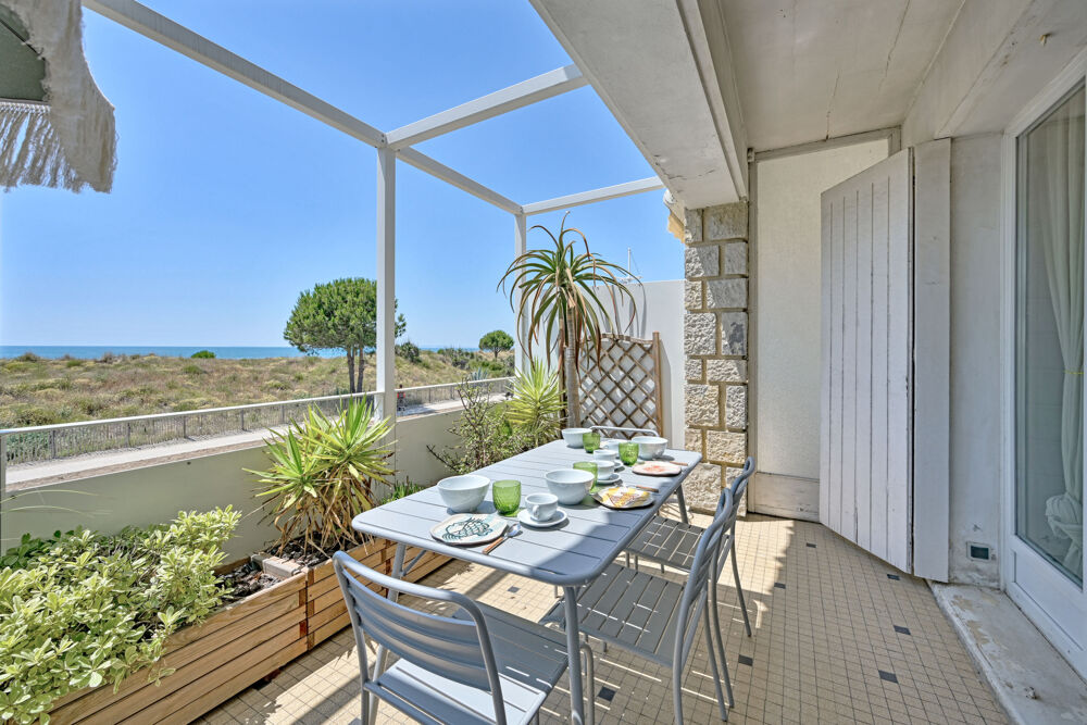 Dépt Gard (30), à vendre Le-Grau-Du-Roi 1ère Ligne Appartement F4 - Terrasse de 35m2 - Parking - Cellier