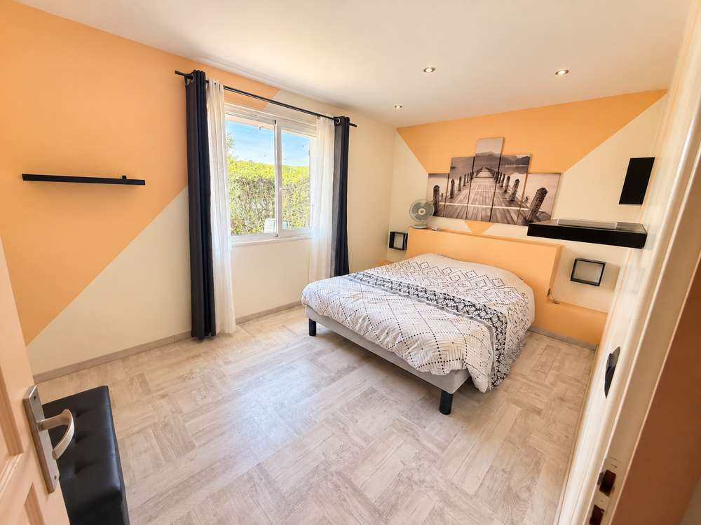 Vente Maison Maison 5 pièces avec terrain clos, dépendances et prestations de qualité   Ruoms Ruoms